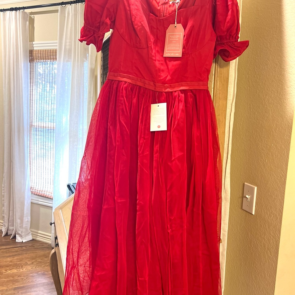 Ivy City Co Vibrant Red Midi Dress- Ballerina ~ tulle ~ NWT ~ puff sleeve - Picture 3 of 3